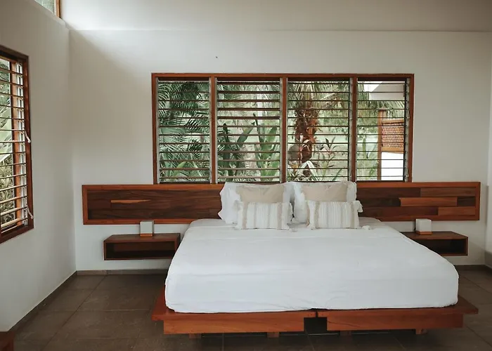Salvatierra Beachfront Hotel