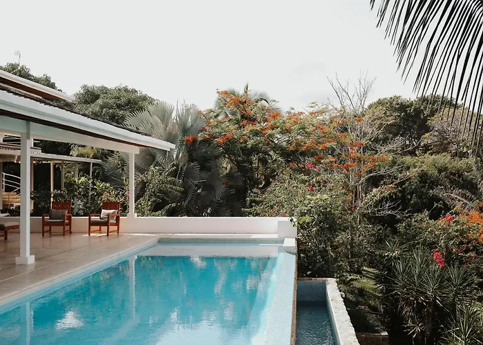 Salvatierra Beachfront Hotel