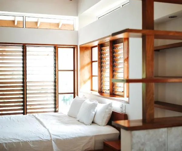 Hotel Salvatierra Beachfront *